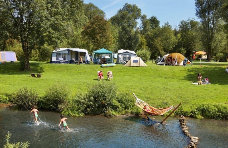 Camping de chênefleur doorreis camping belgië aan rivier